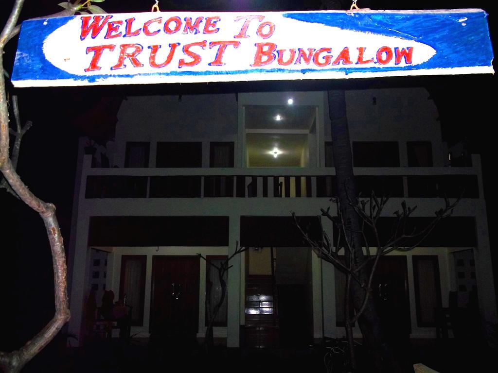 Trust Bungalow Gili Trawangan Room photo